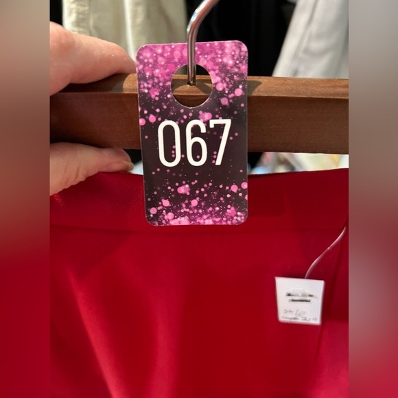 D20.09 Tahari Wool Skirt fully lined, Red size 6 - Picture 4 of 4